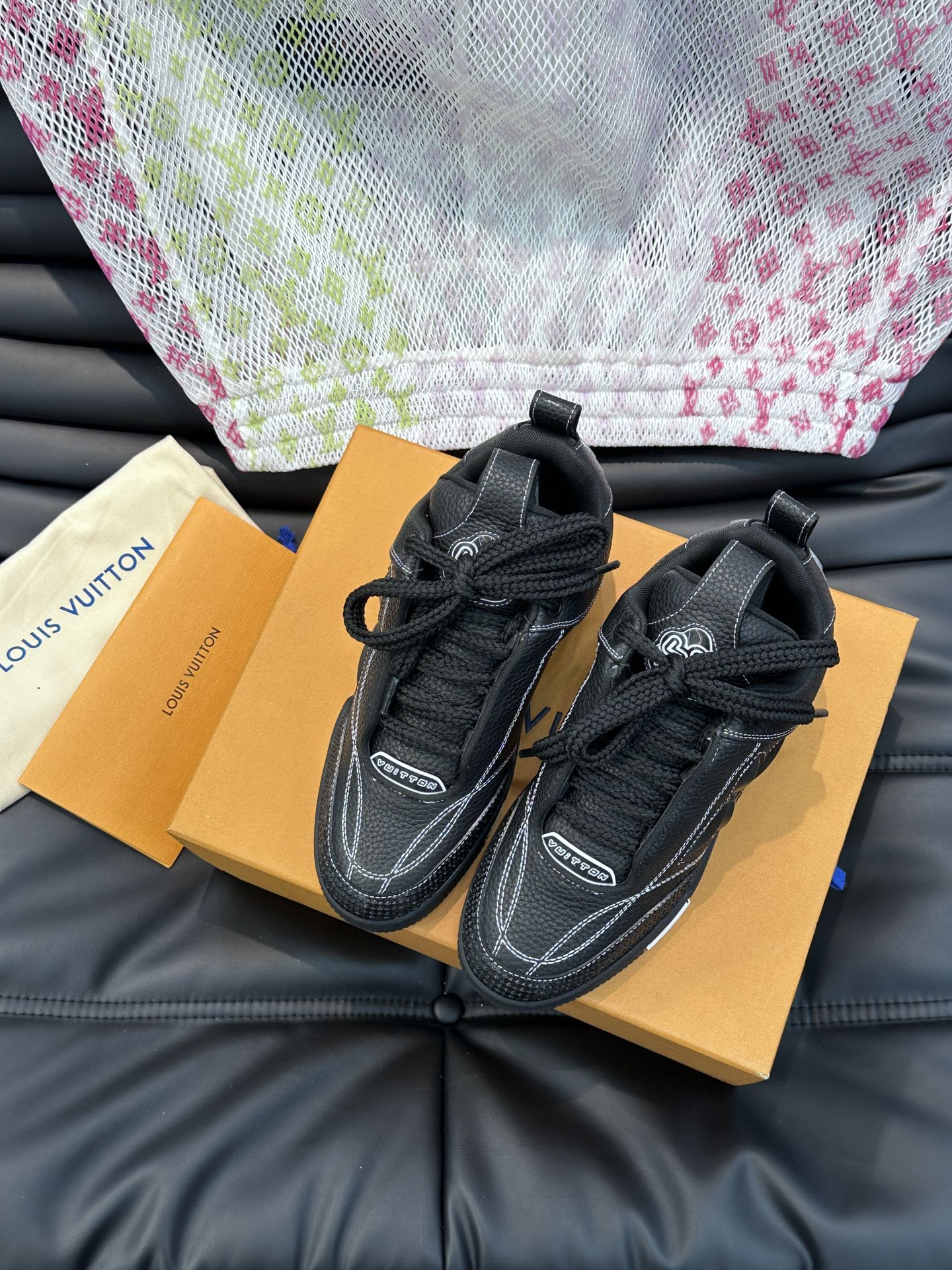 LV - Skate Full Black