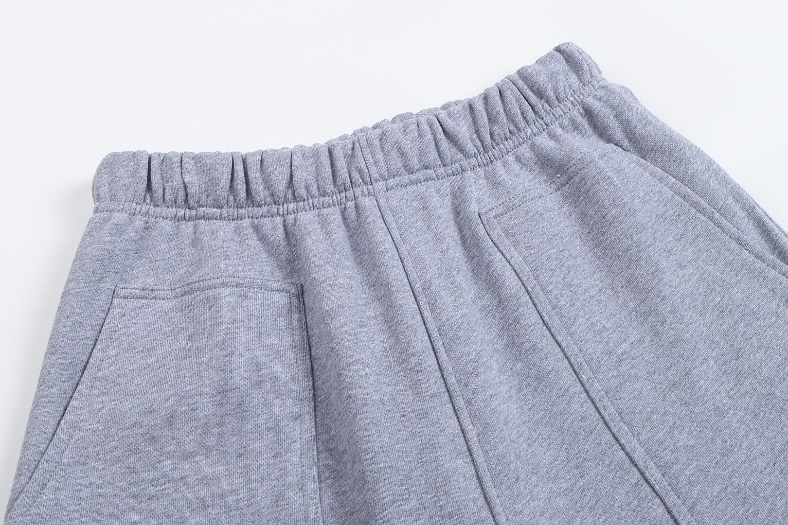 Short gris  à petit logo ami de cœur gris